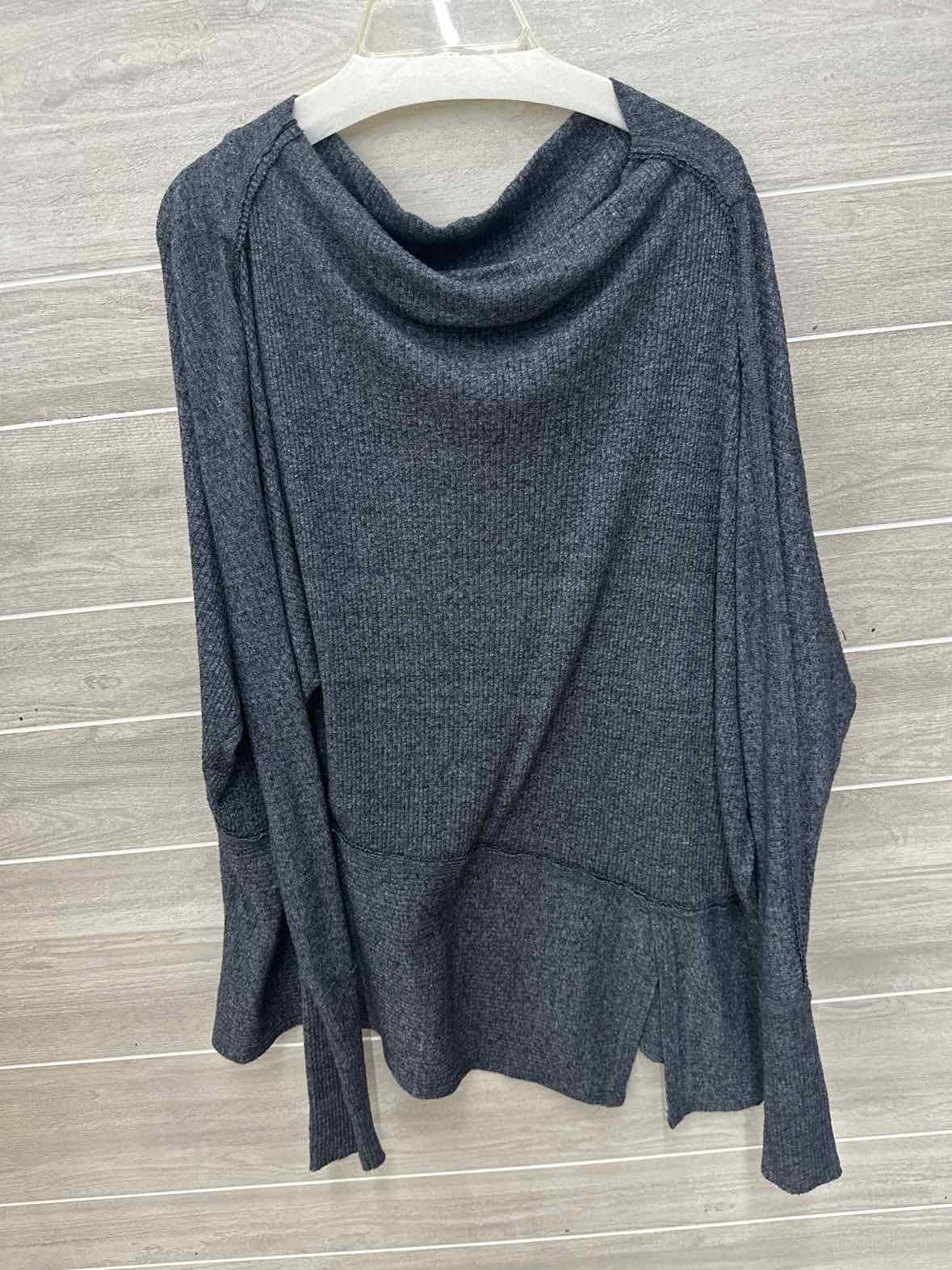 We the Free Gray Womens Size XL/1X Shirt