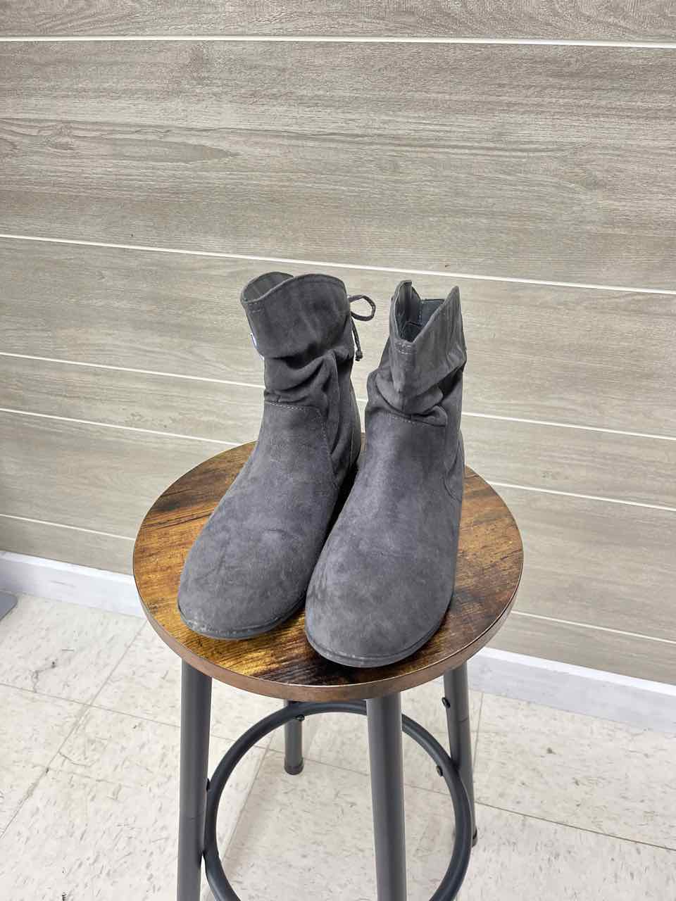 Arizona US Shoe Size 9.5 Gray Womens Boots