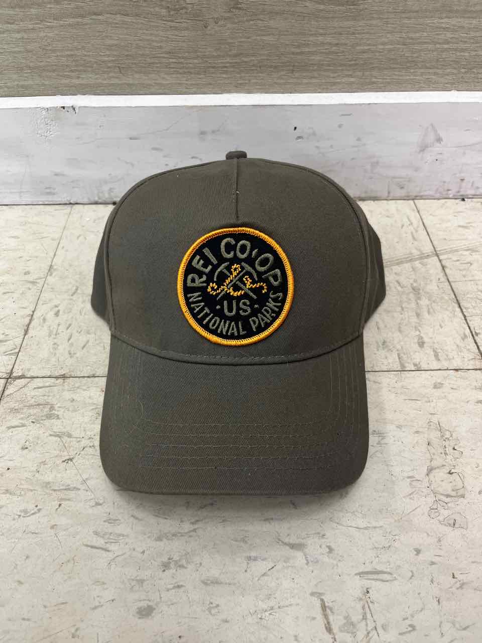 REI Men Hat