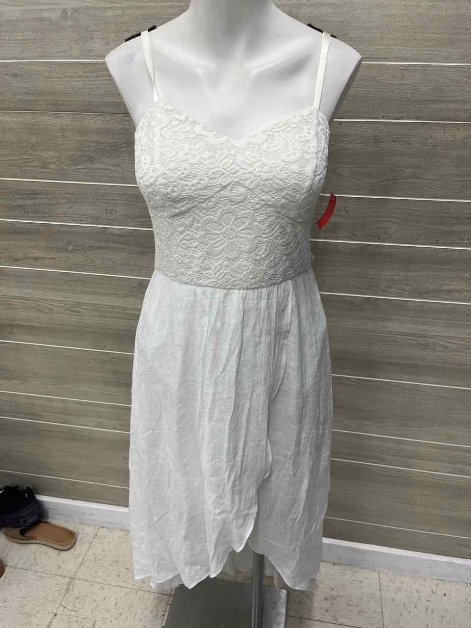 IZ Byer Size 6/8 White Womens Dress