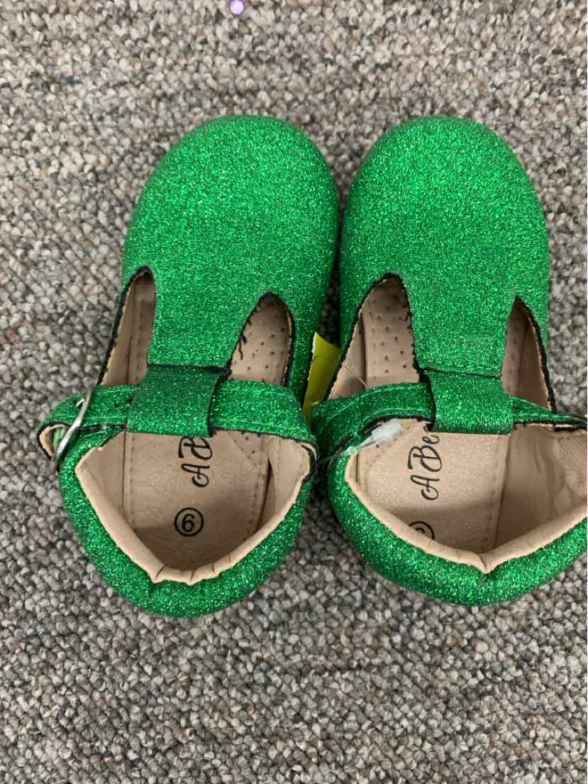 A Bear Co. Girls Size 6 Shoes/Boots