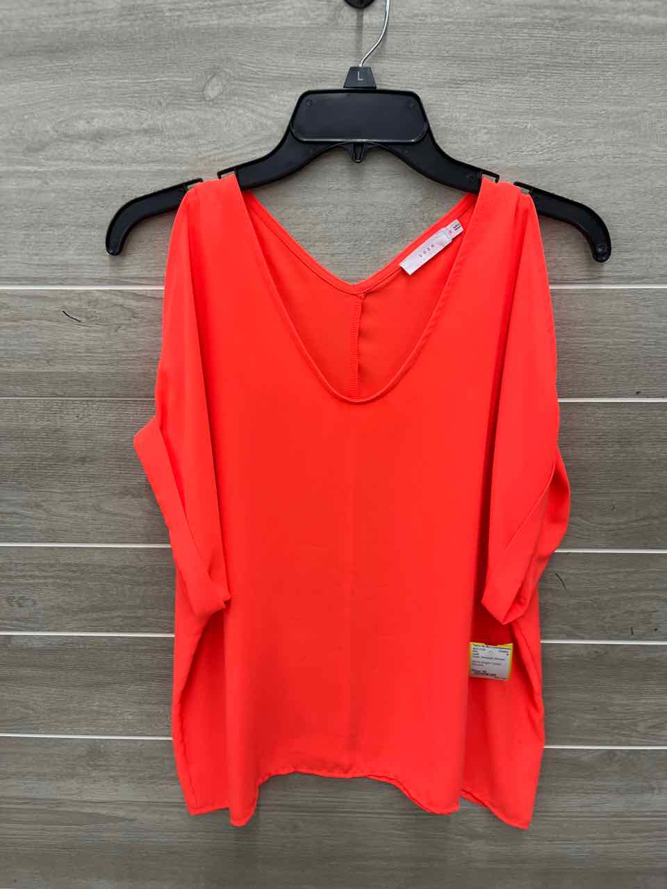 Lush Size M Coral Womens Shirt