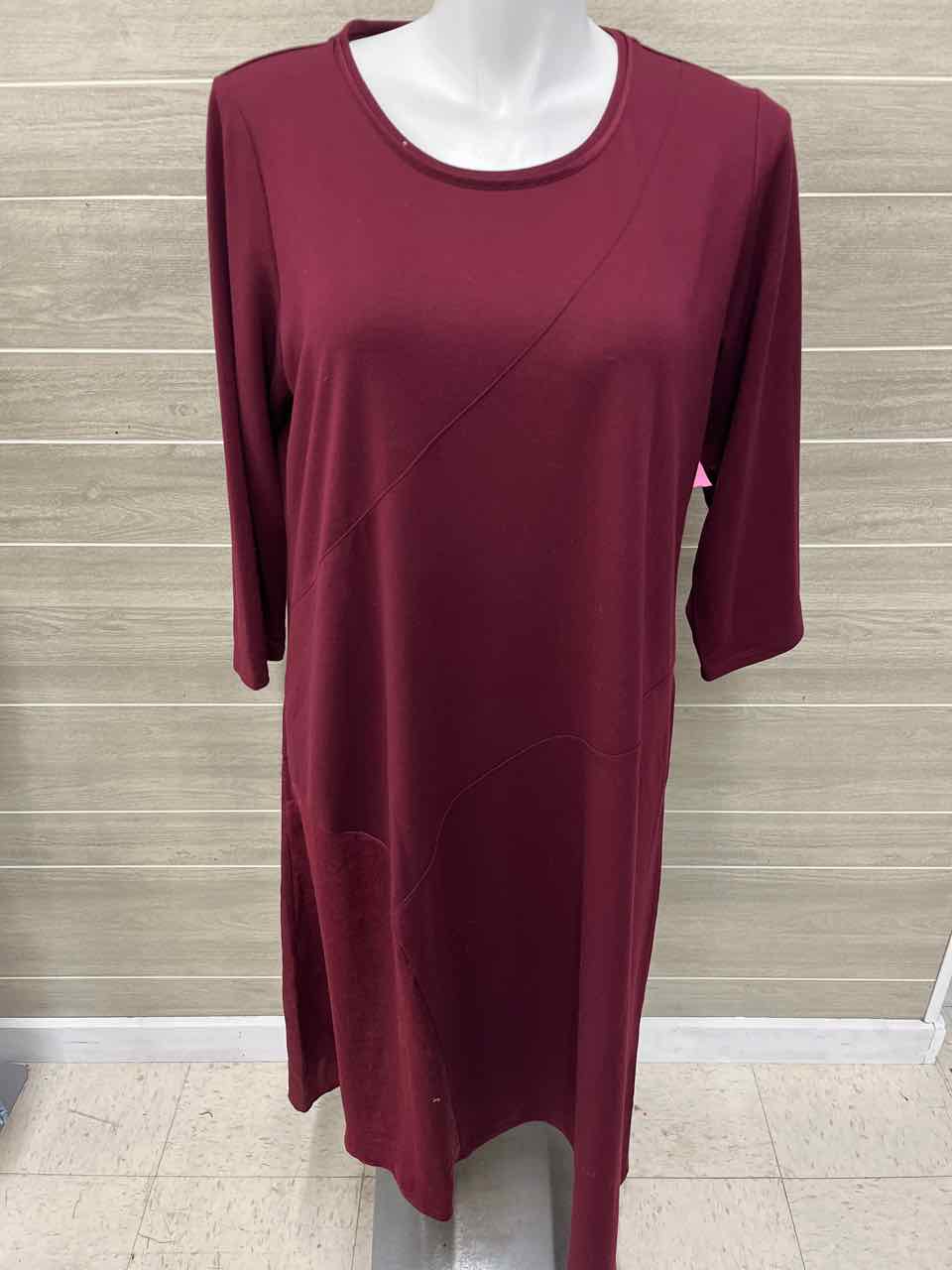 LOGO Size 16/18 Burgundy Plus Dress