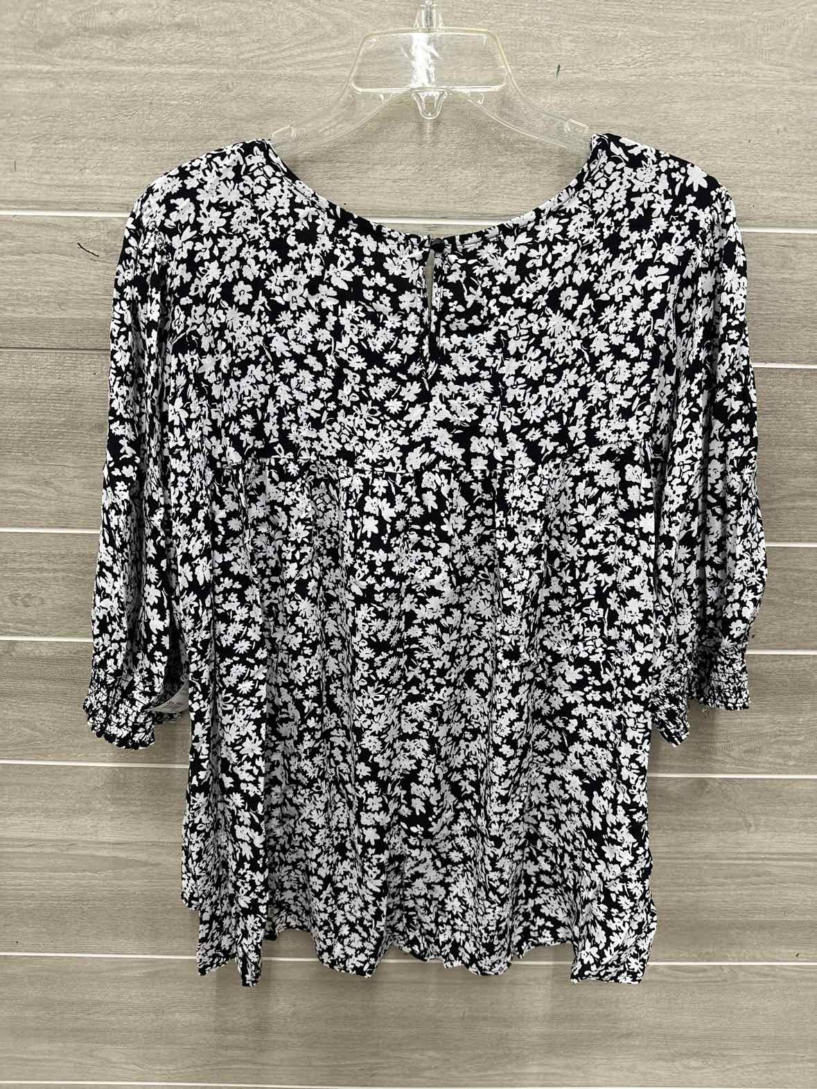 Terra & Sky Size 28W+ Black Plus Shirt