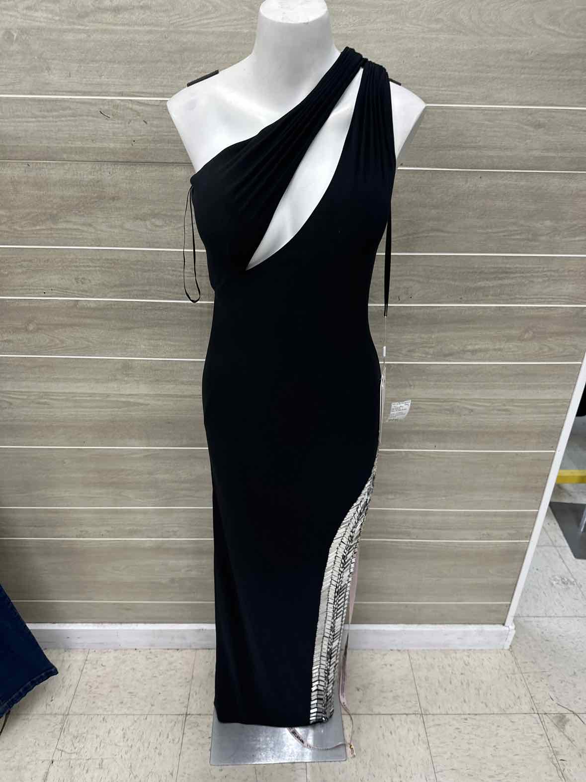 MAC DUGGAL Size 2 Black Womens Gown/Evening Wear