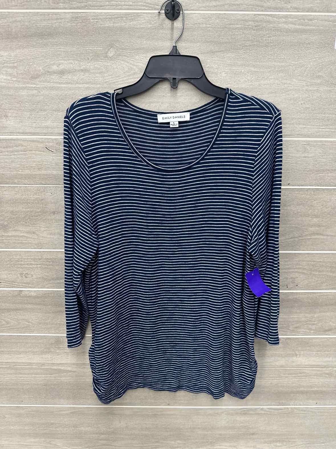 Emily Daniels Size L Blue Womens Shirt