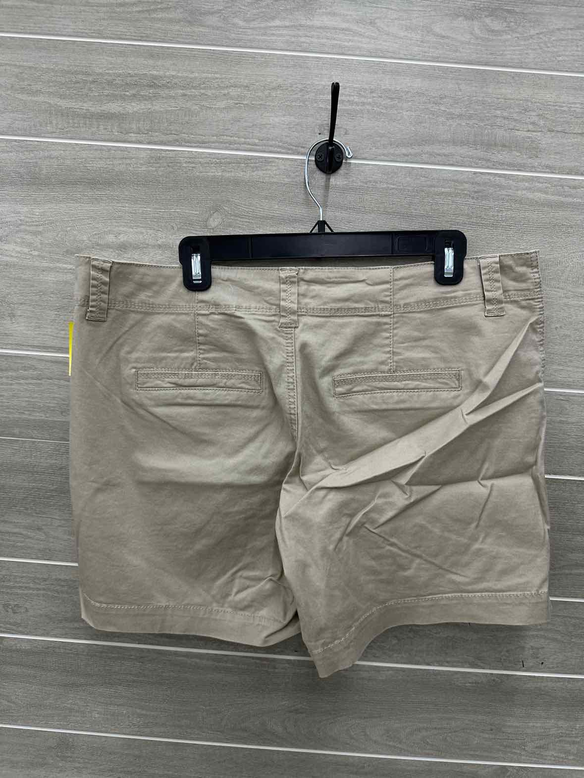 Maurices Size 14 Khaki Womens Shorts