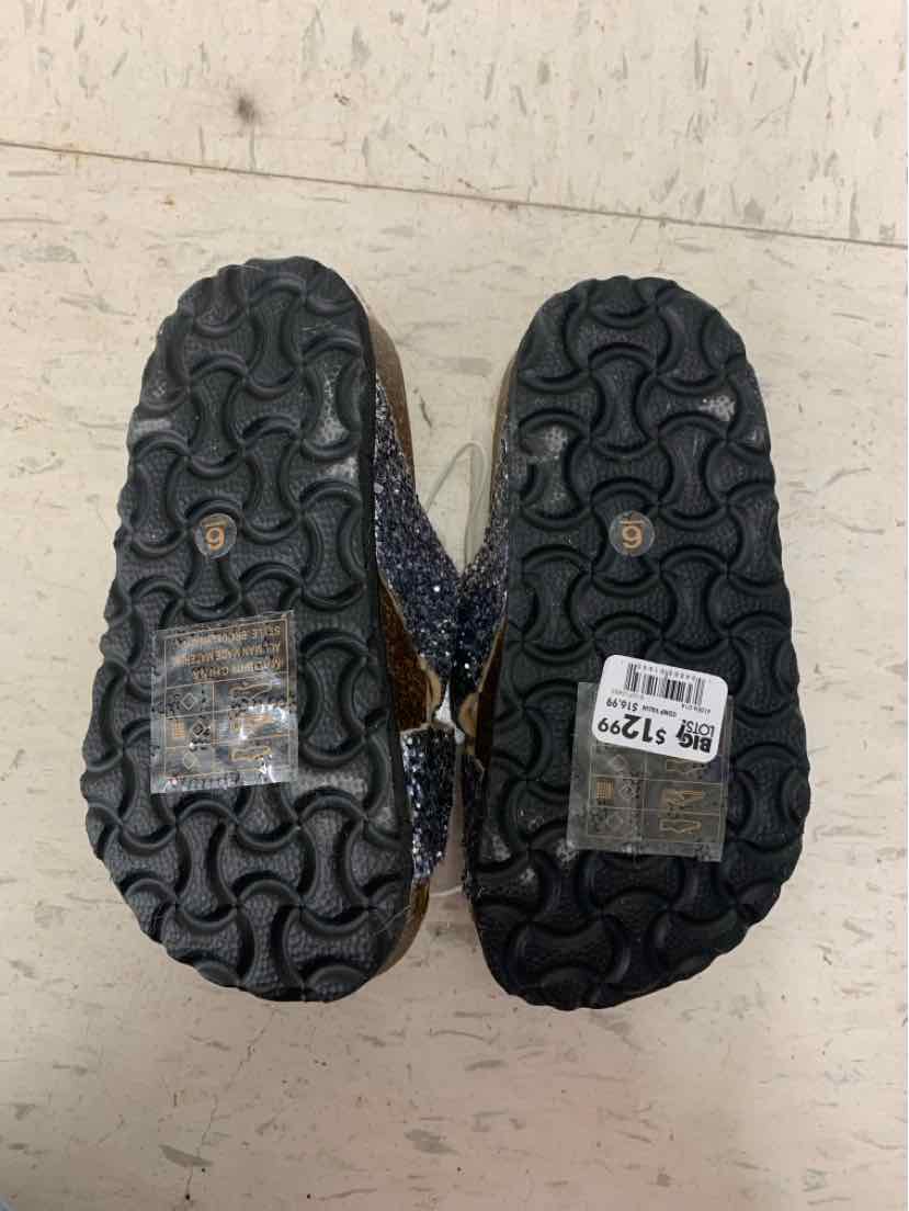 Adrienne Vittadini Girls Size 6 Shoes/Boots