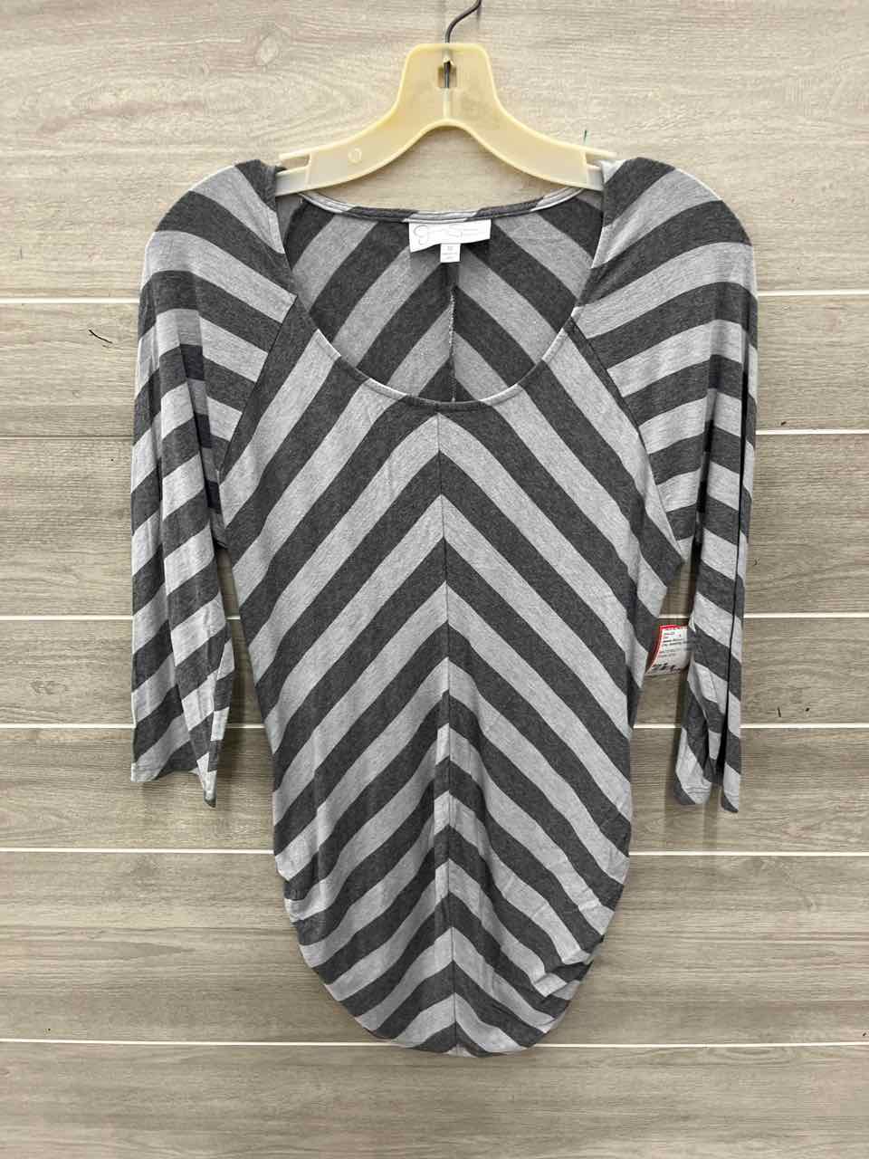 Jessica Simpson Size M Gray Maternity Shirt