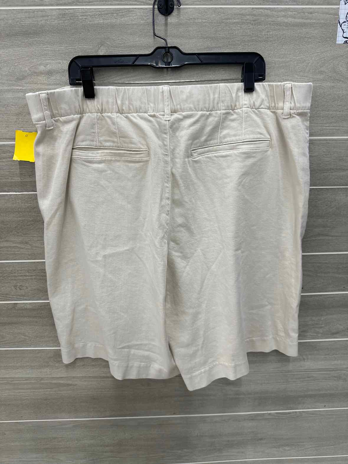 American Eagle Cream Womens Women Size 18 Shorts