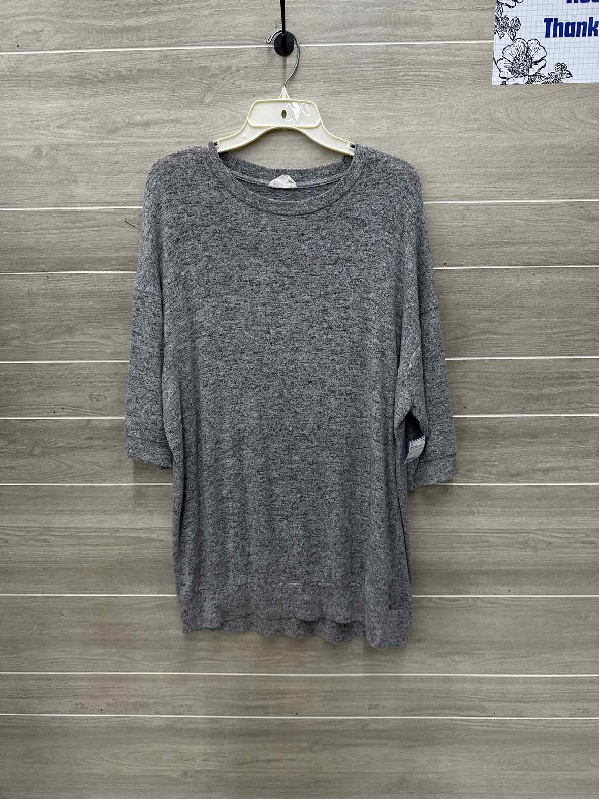 Ellie Autumn Size L Gray Womens Shirt