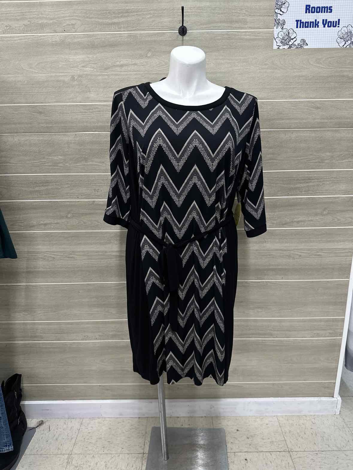 Emma & Michele Size 2X Black Plus Dress