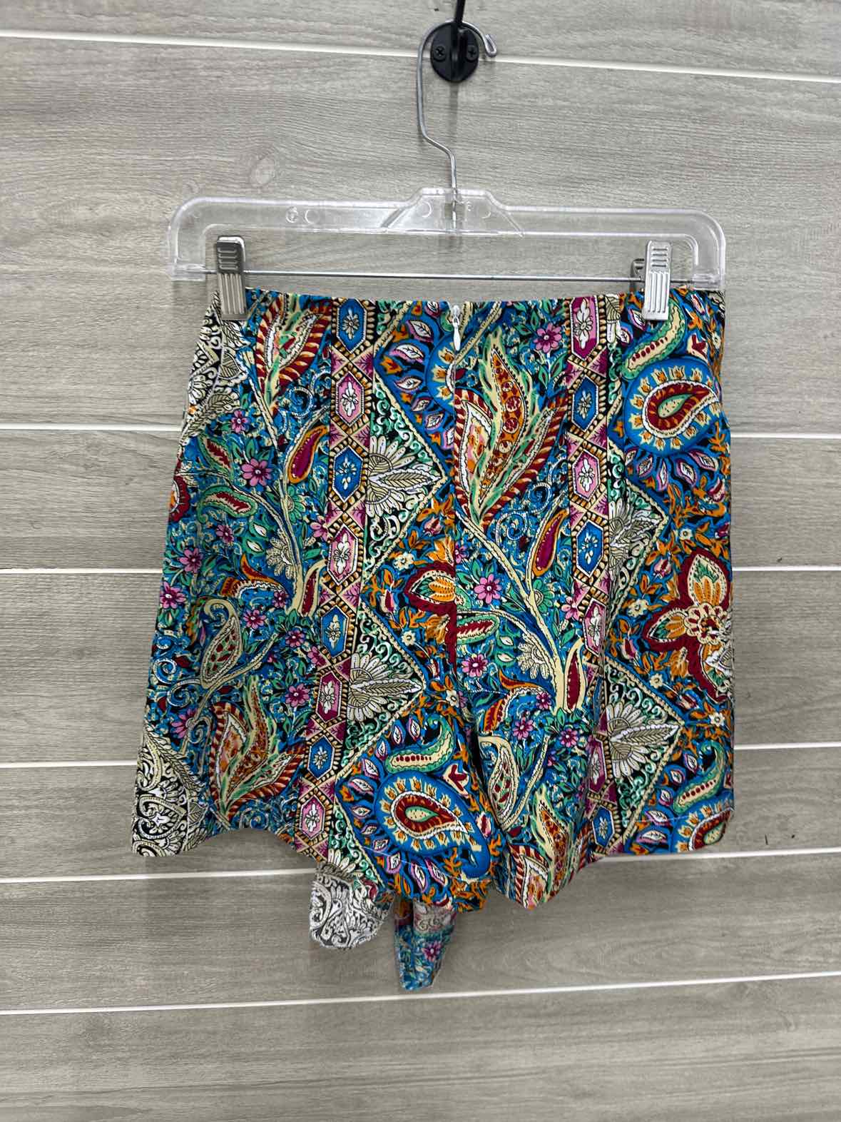 Multi-Color Womens Size 8 Shorts