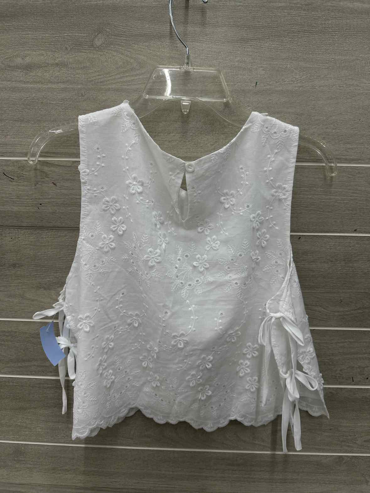 Size M White Junior Tank Top