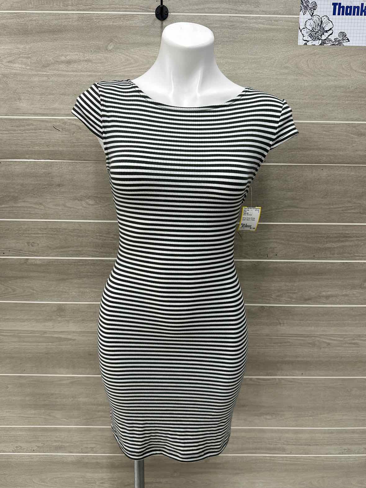 Teeze Me Olive Womens Size 4 Dress