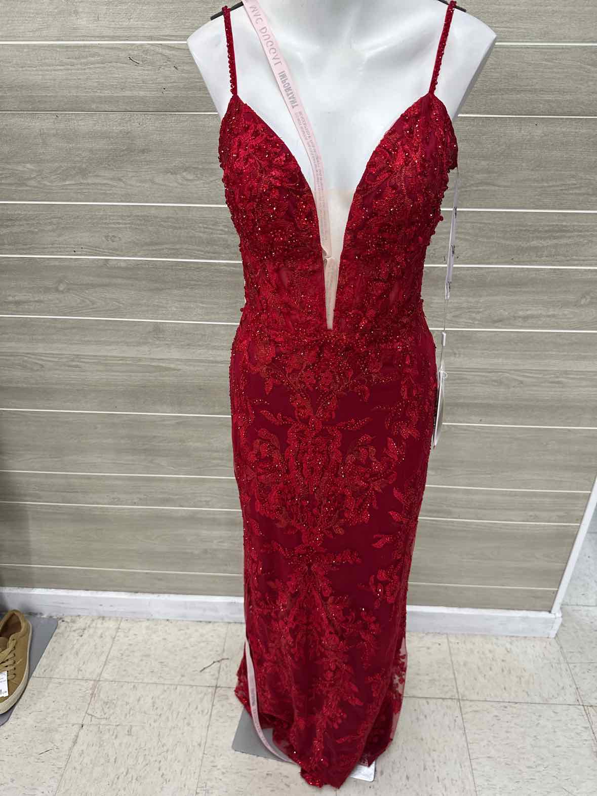 MAC DUGGAL Size 6 Red Womens Gown/Evening Wear