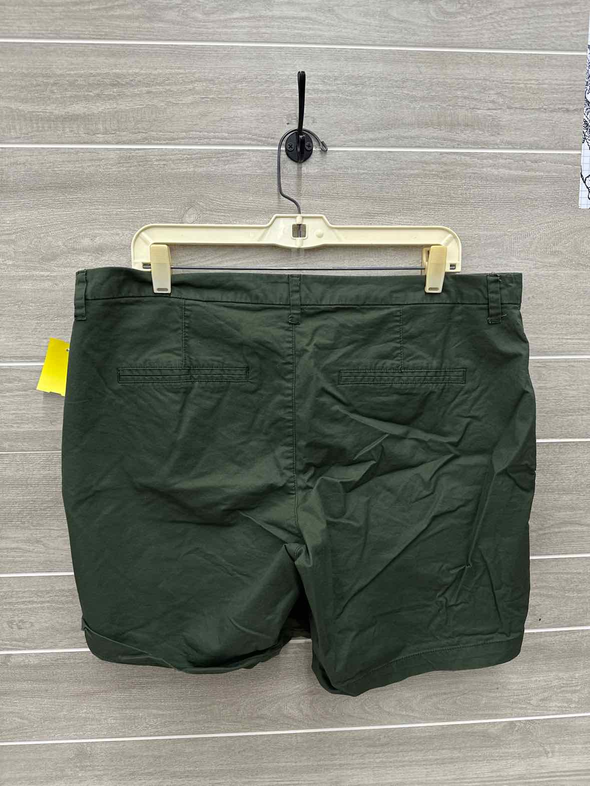 Old Navy Size 14 Olive Womens Shorts