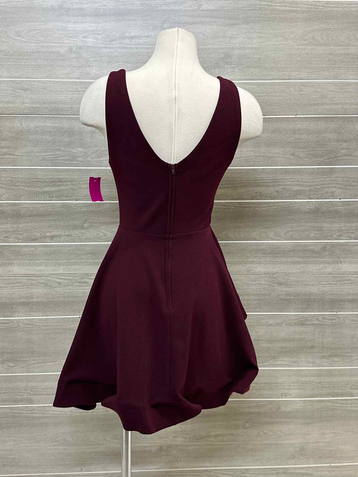 B. Darlin Burgundy Womens Size 7/8 Dress