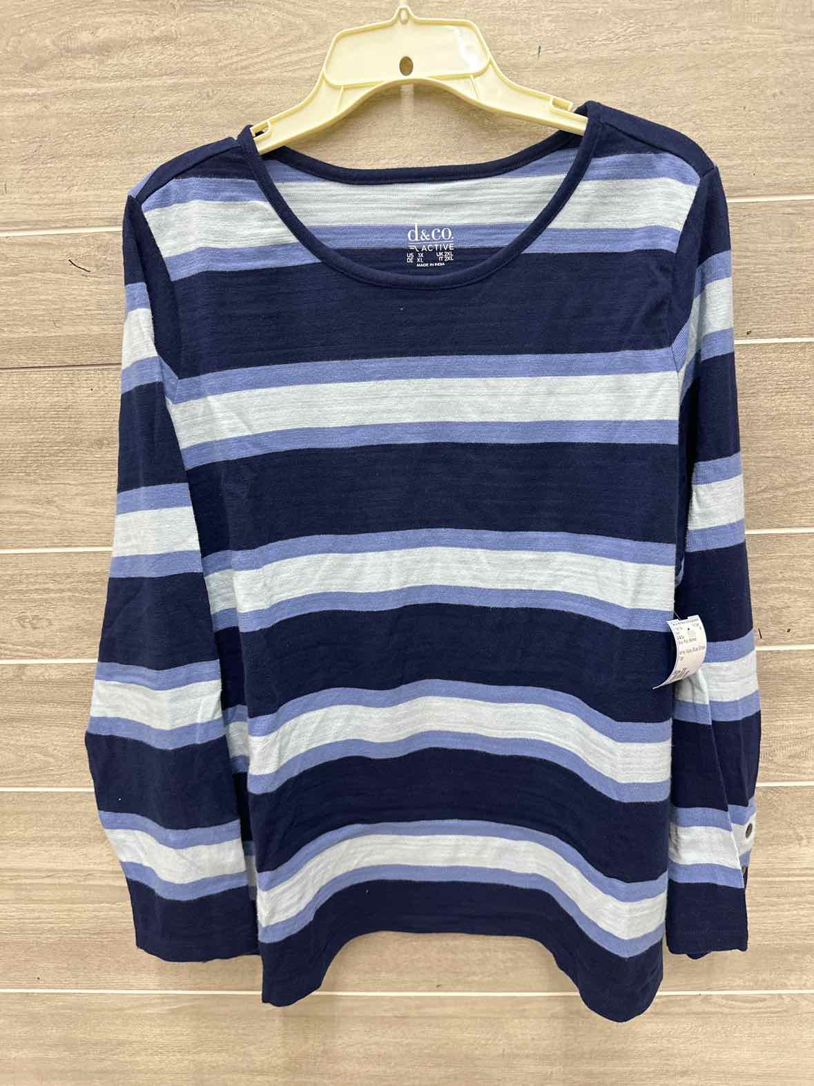 D & Co Size 2X Blue Plus Shirt