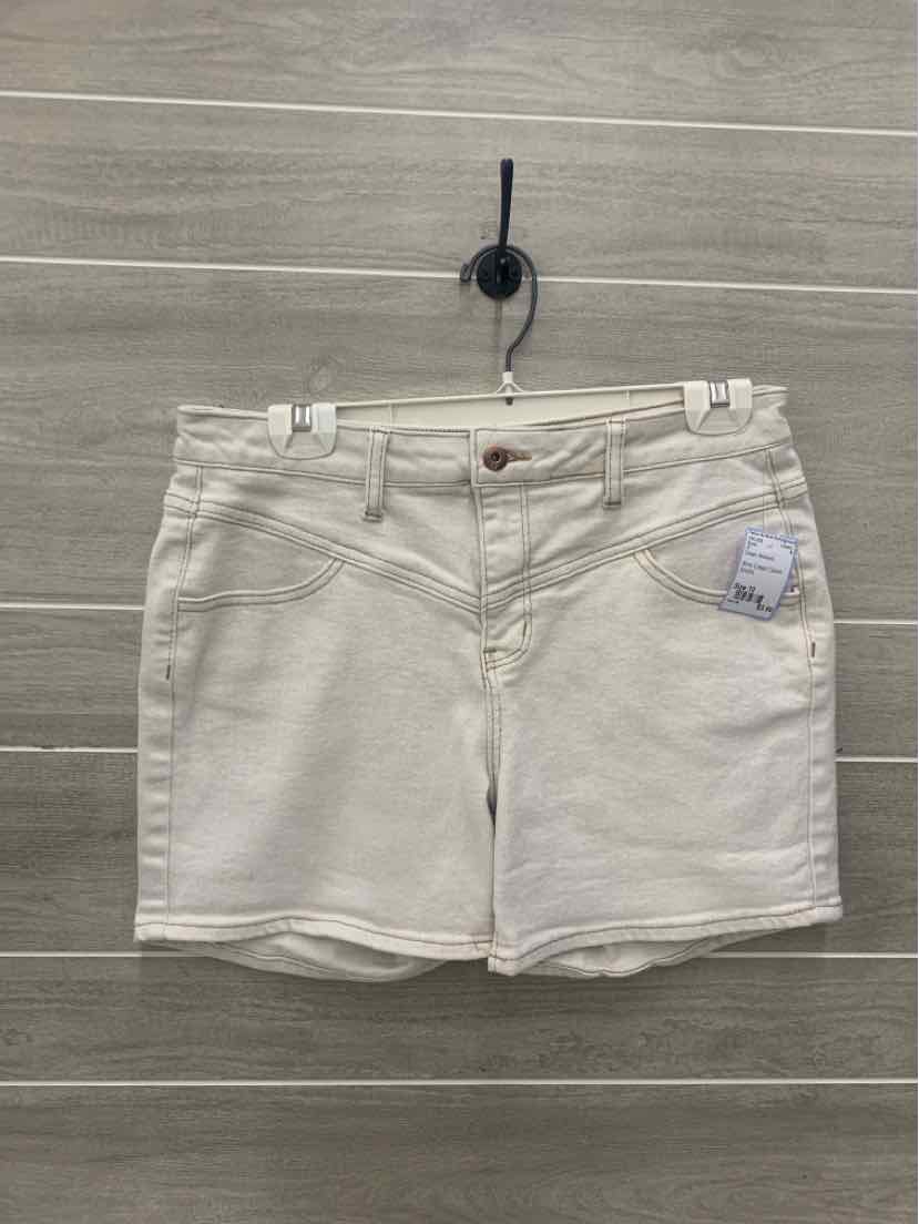 iT Cream Womens Size 10 Shorts
