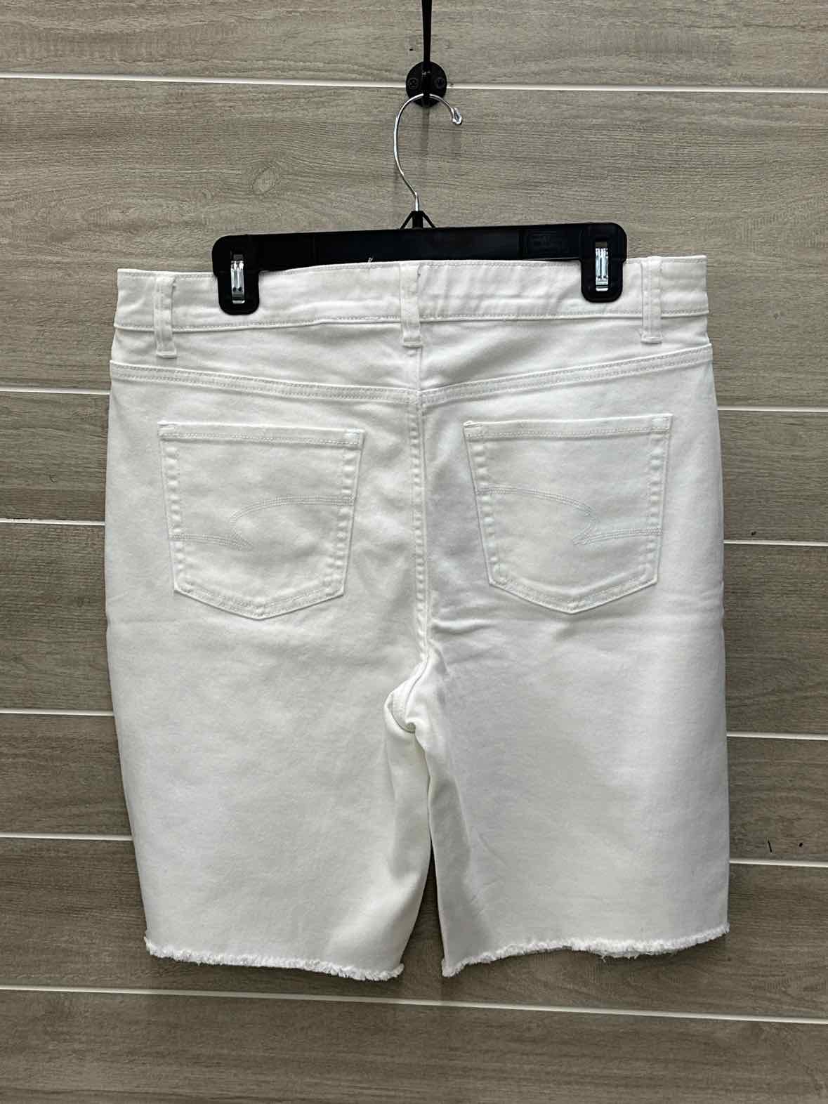 Time & Tru White Womens Size 12 Shorts