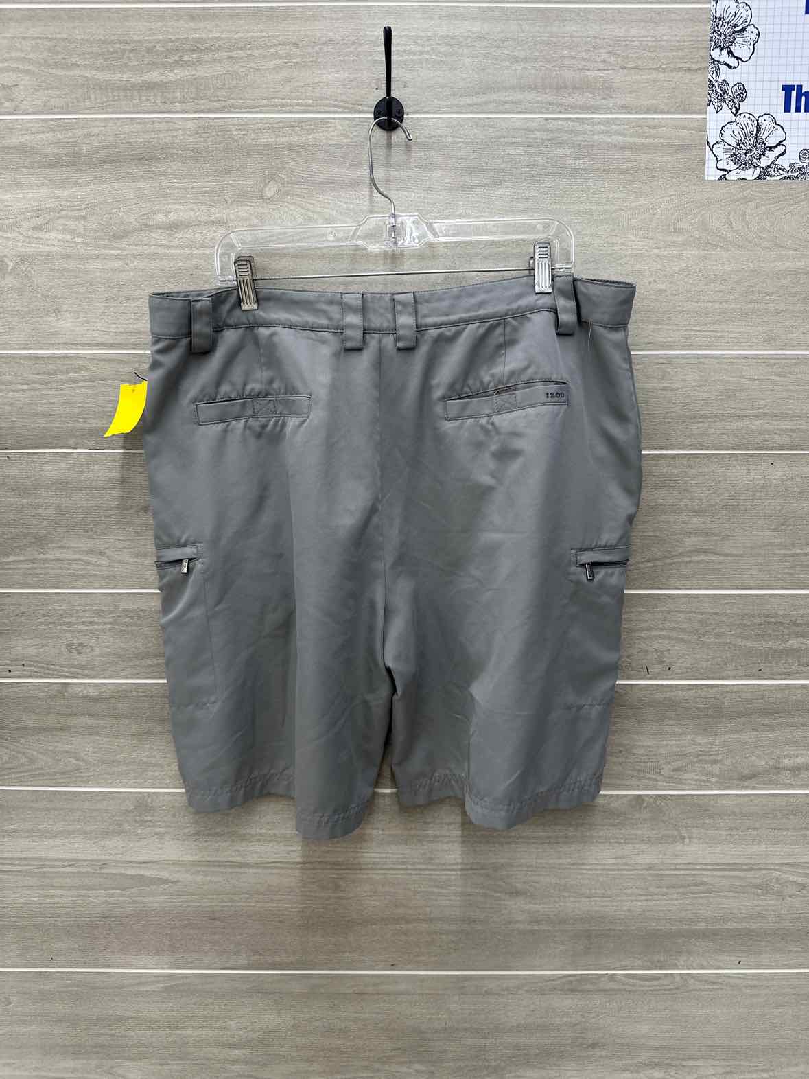 IZOD Size 40 Mens Shorts