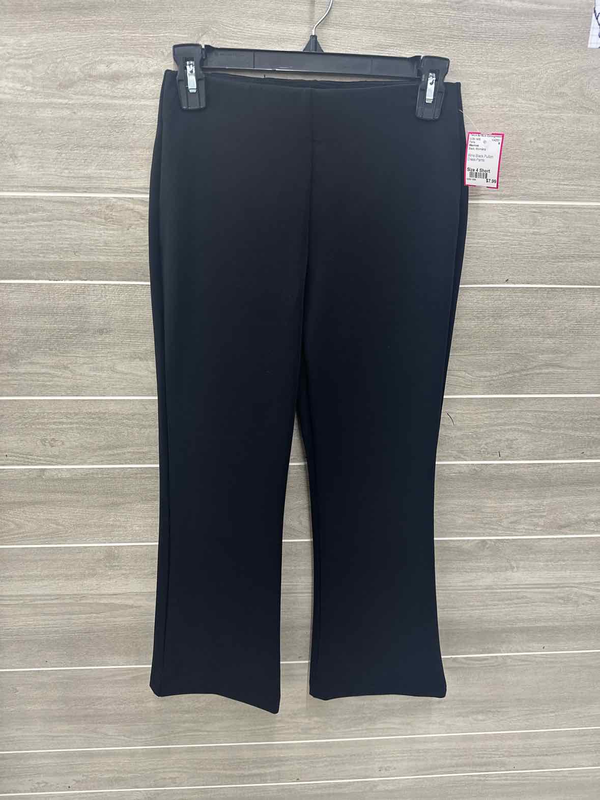 Maurices Black Womens Size 4 Short Pants