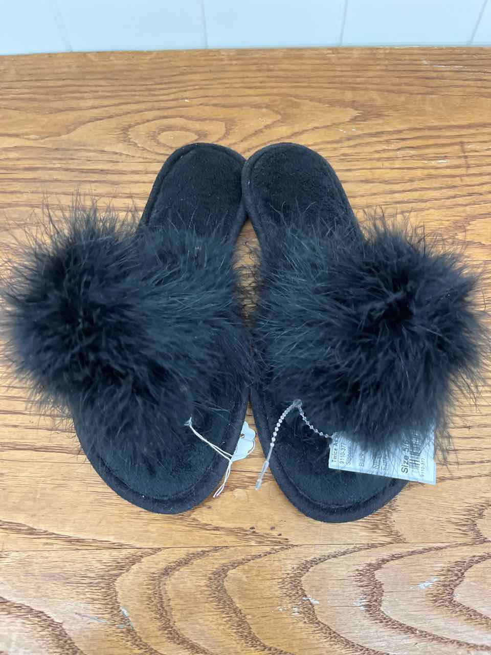 Black Womens Women Size 5/6 Slippers