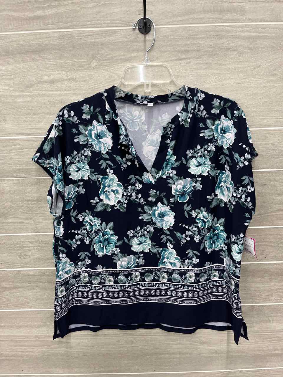 White Birch Size M Navy Womens Shirt