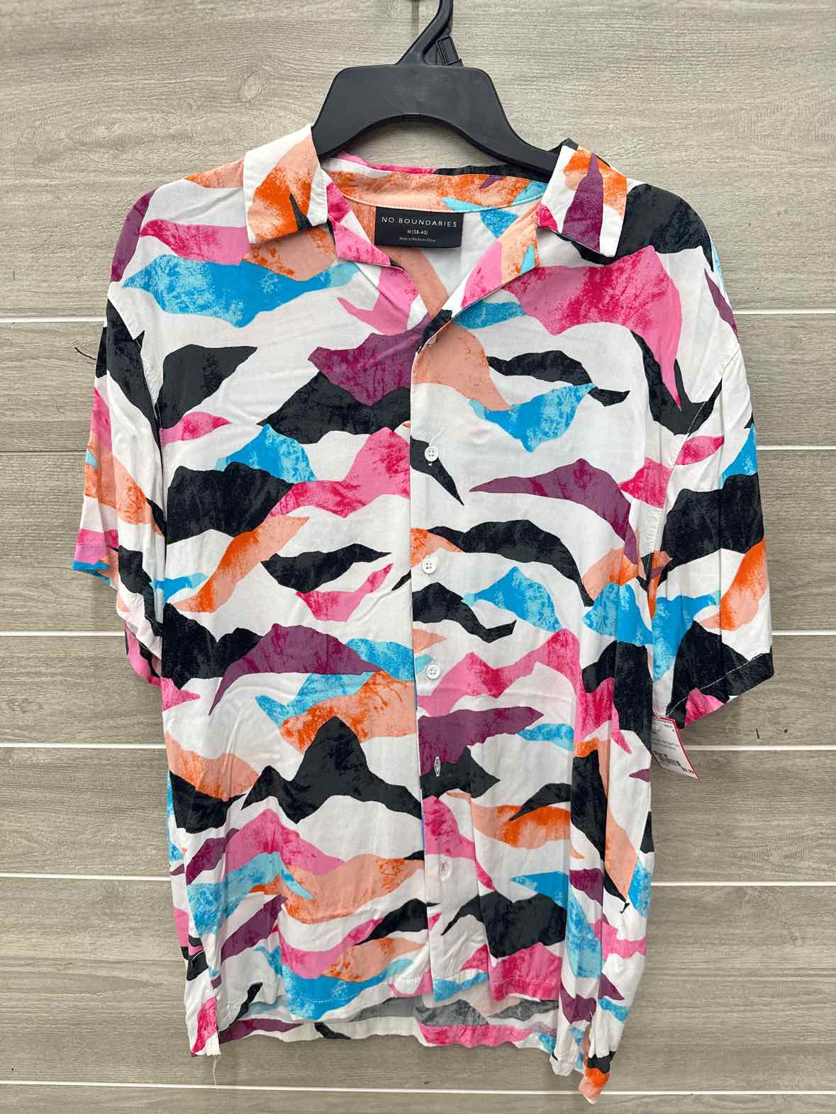 No Boundaries Size M Men Mens Shirt