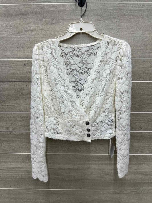 Size L/XL Cream Junior Sweater