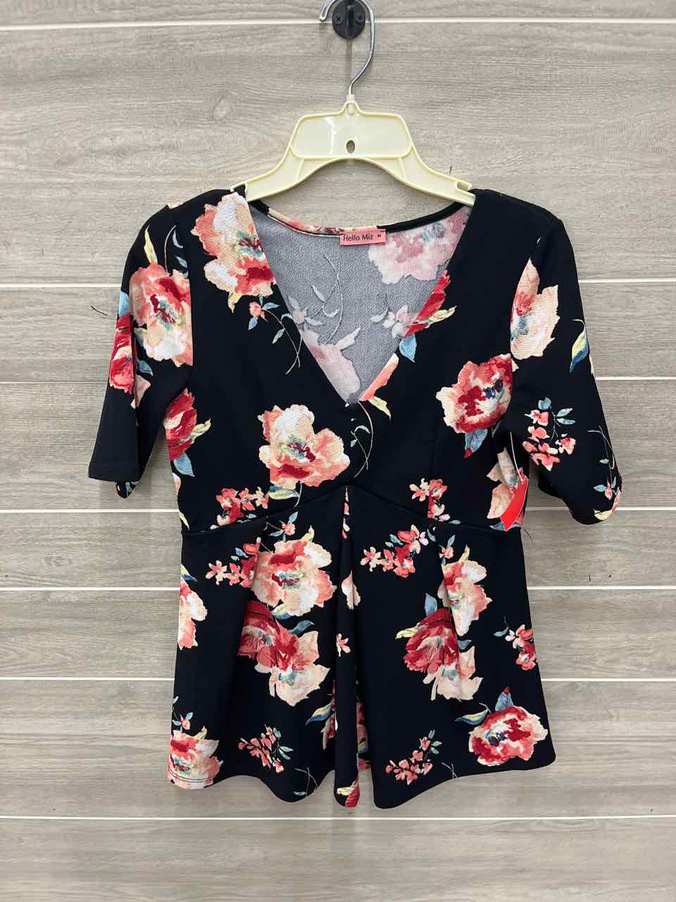 Size M Black Maternity Shirt