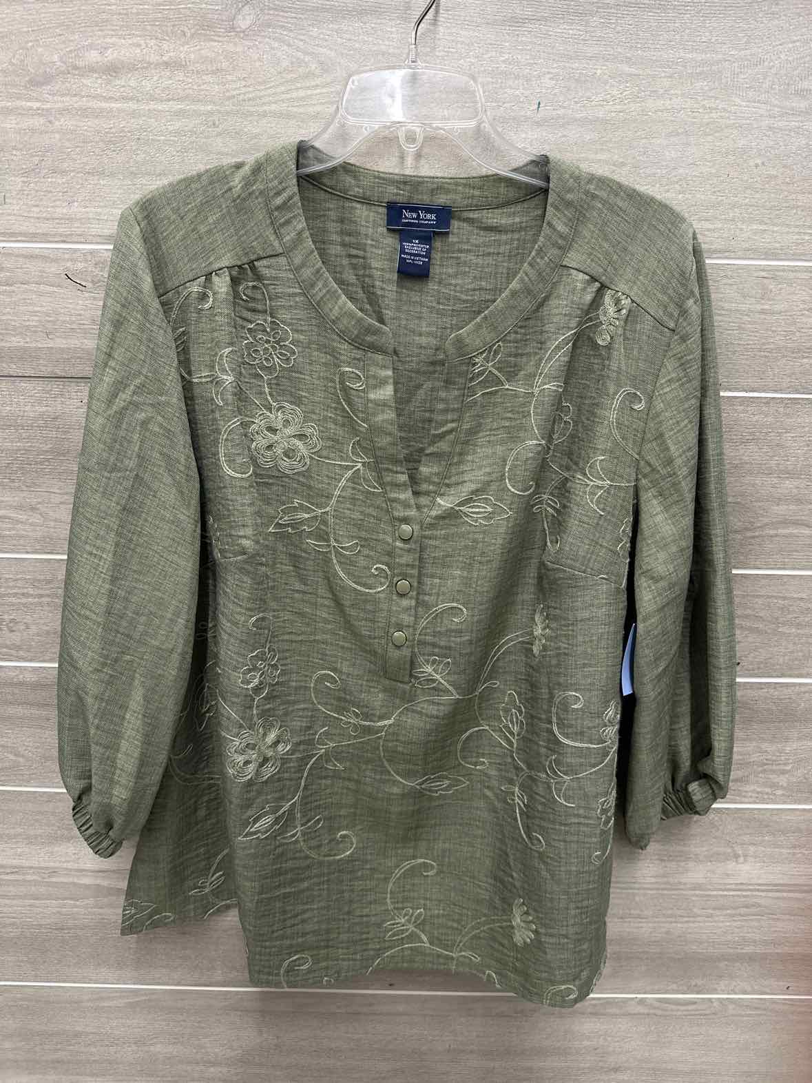 Size 1X Green Plus Shirt