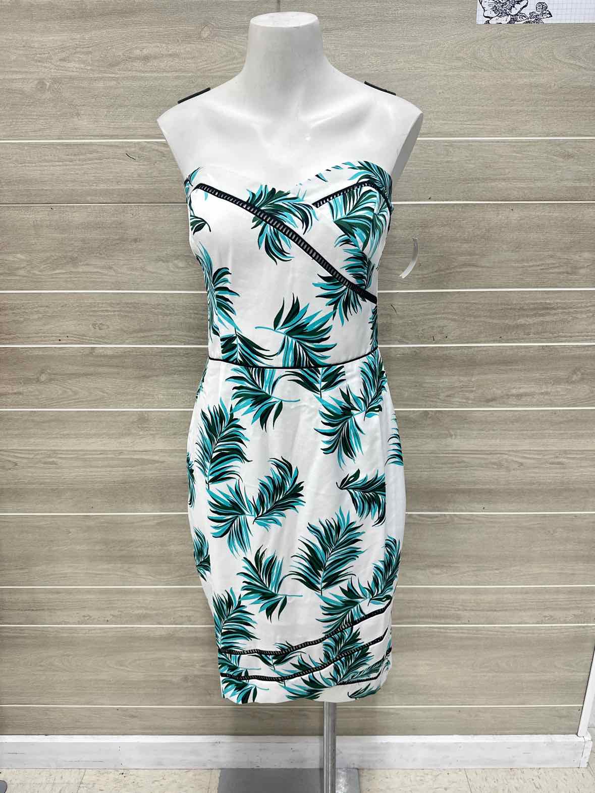 Adelyn Rae Size 4/6 White Womens Dress
