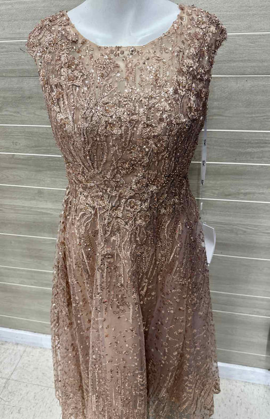 MAC DUGGAL Size 6 Gold Womens Gown/Evening Wear