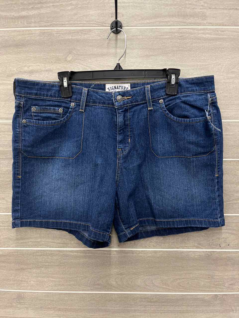 Levis Signature Size 18/20 Blue Plus Shorts