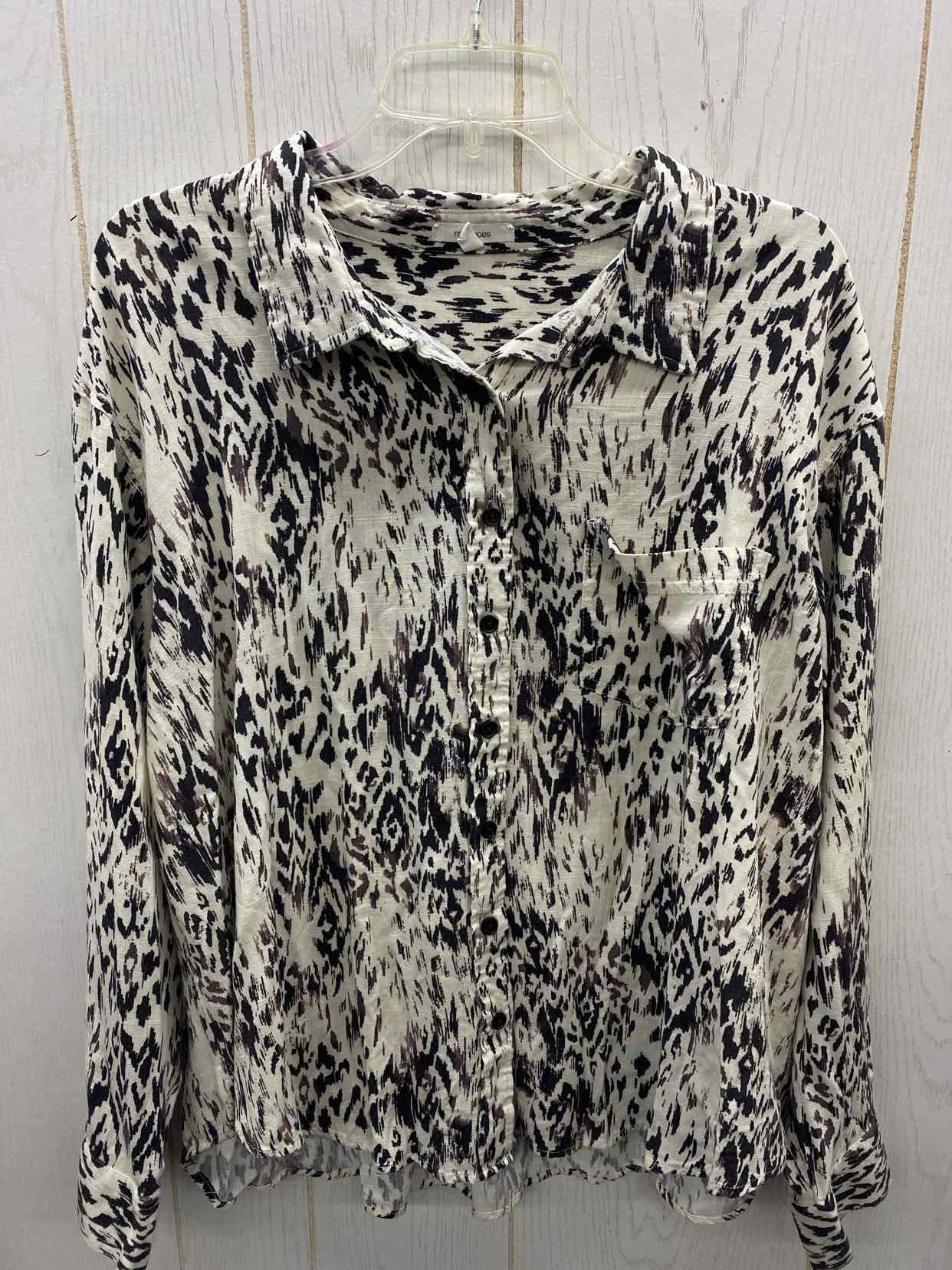 Maurices Cream Womens Size 18/20 Shirt