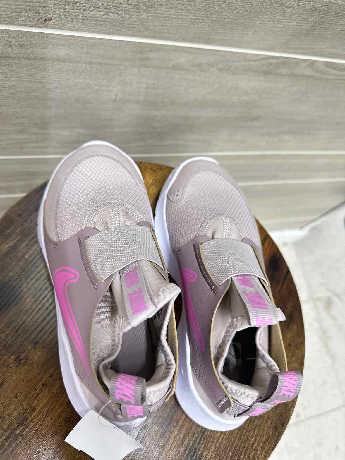Nike Girls Size 1.5 Shoes/Boots