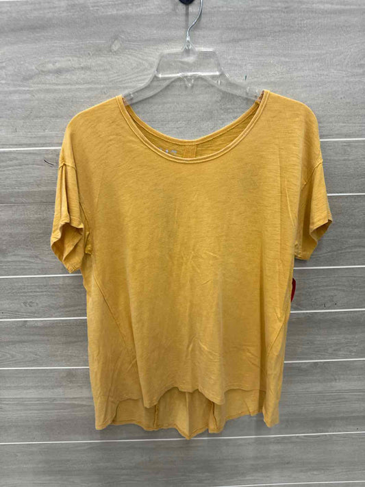 Maurices Size M Yellow Womens Shirt