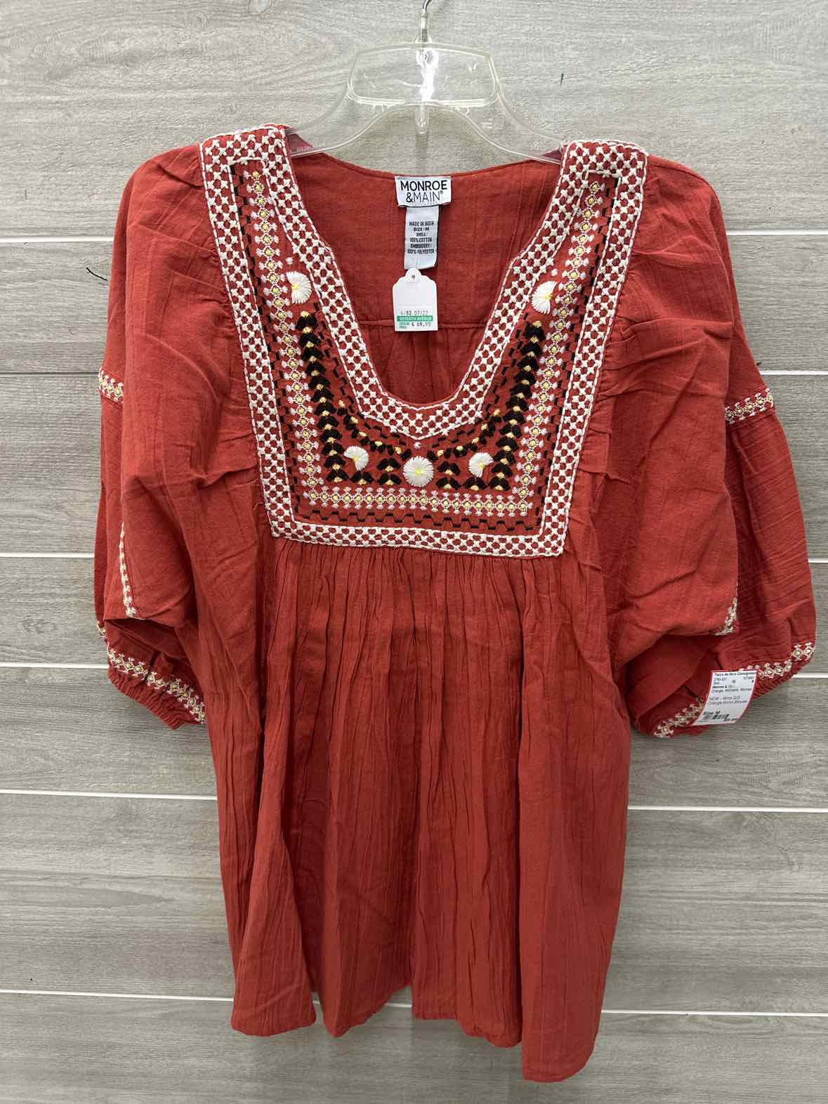 Monroe & Main Size M Orange Womens Shirt