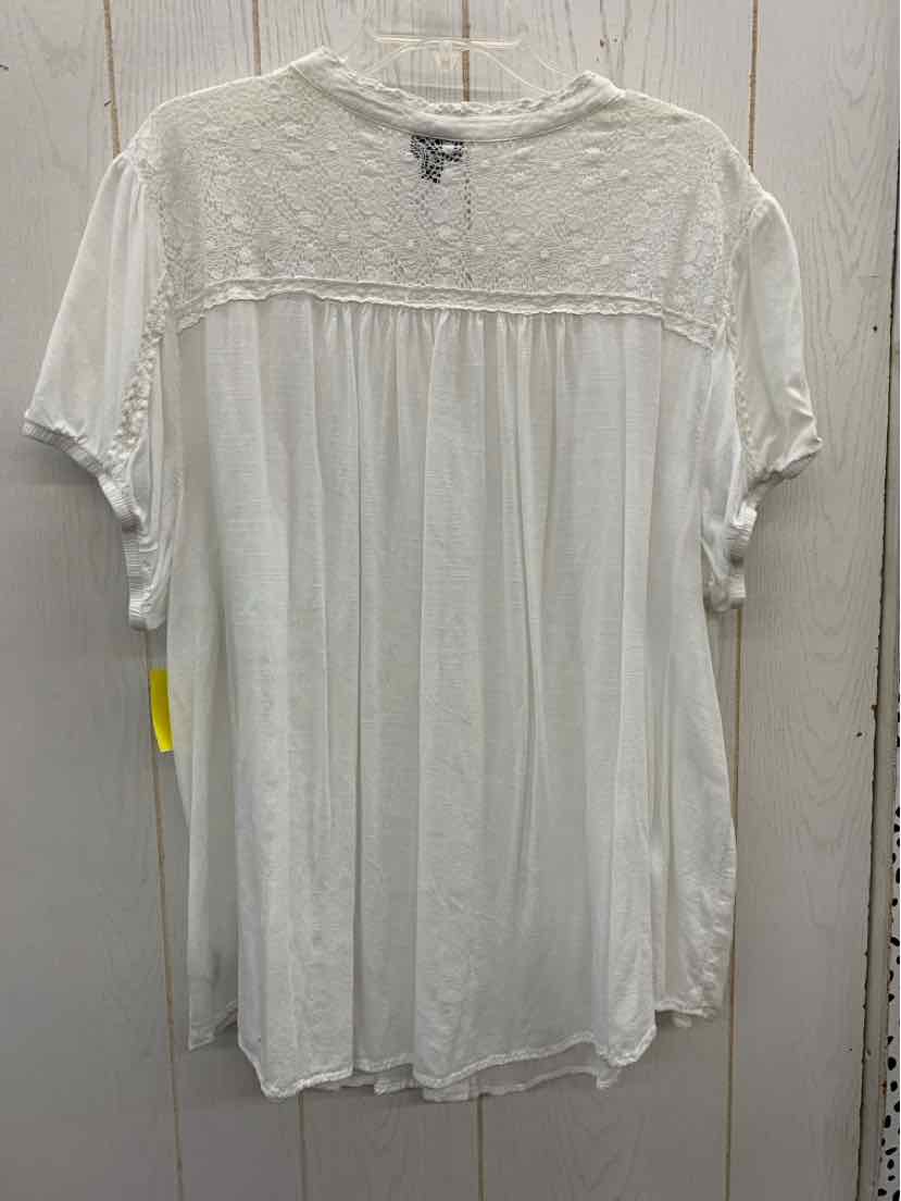 Torrid White Womens Size 3X/4X Shirt