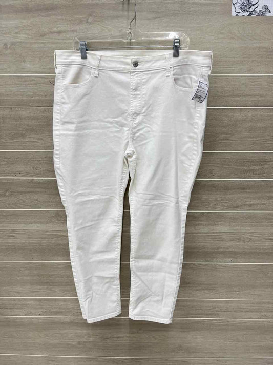 Old Navy Size 18 Short White Petite Pants