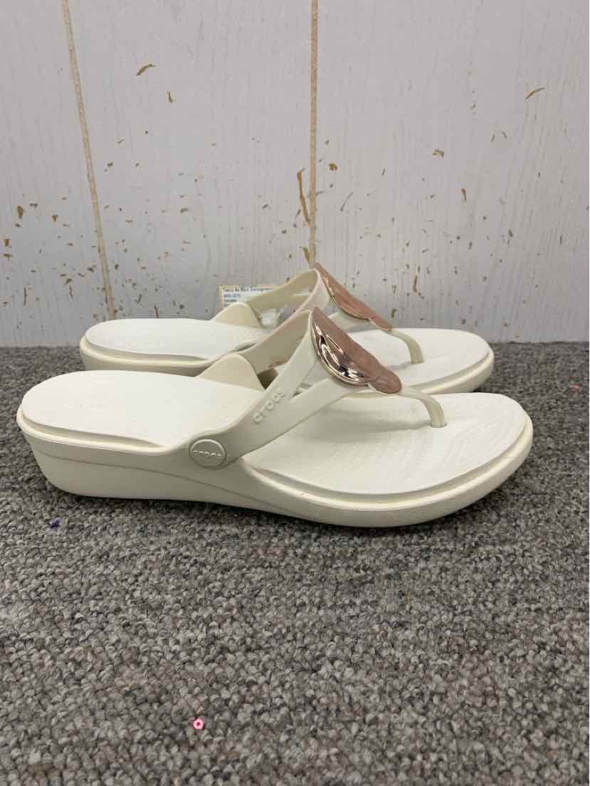 Crocs Cream Womens Size 8 Sandals