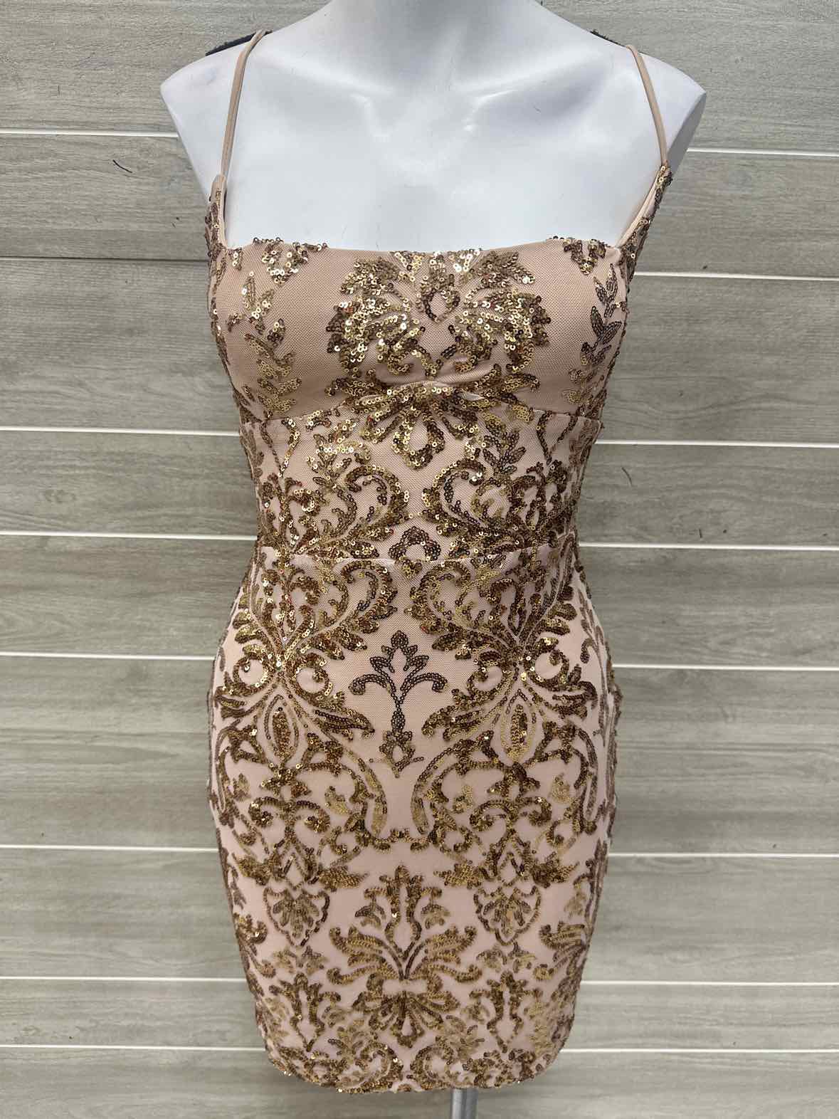 Windsor Size 4/6 Gold Junior Dress