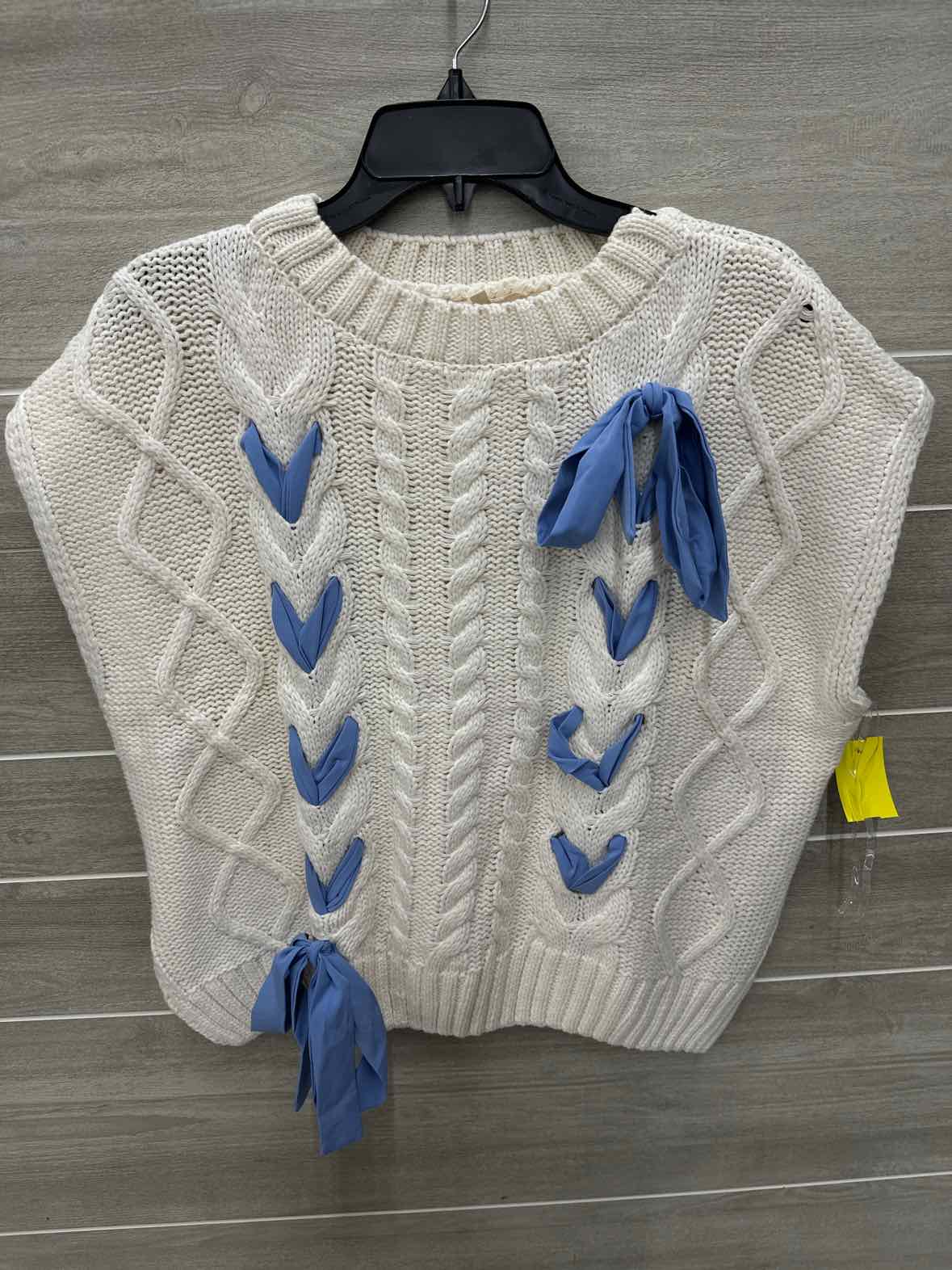 ENTRO Size L Cream Womens Sweater