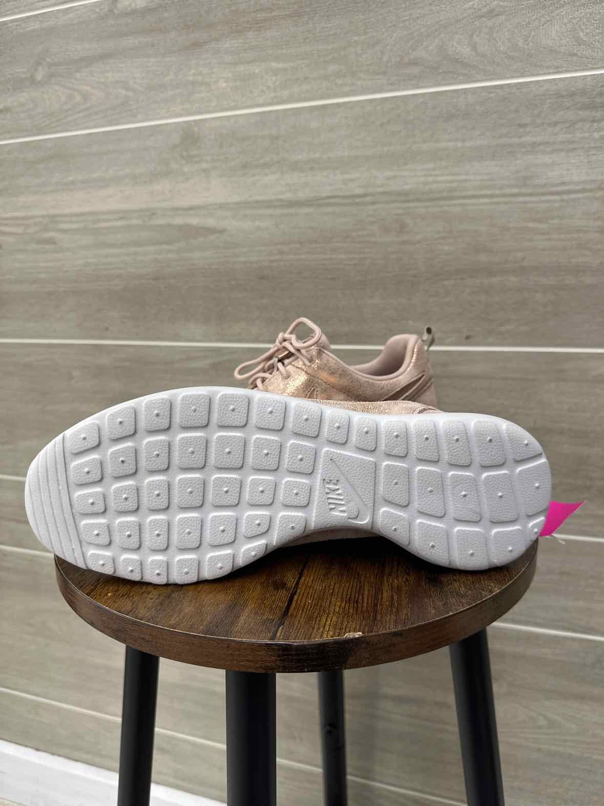 Nike US Shoe Size 7.5 Pink Womens Shoes/Footwear