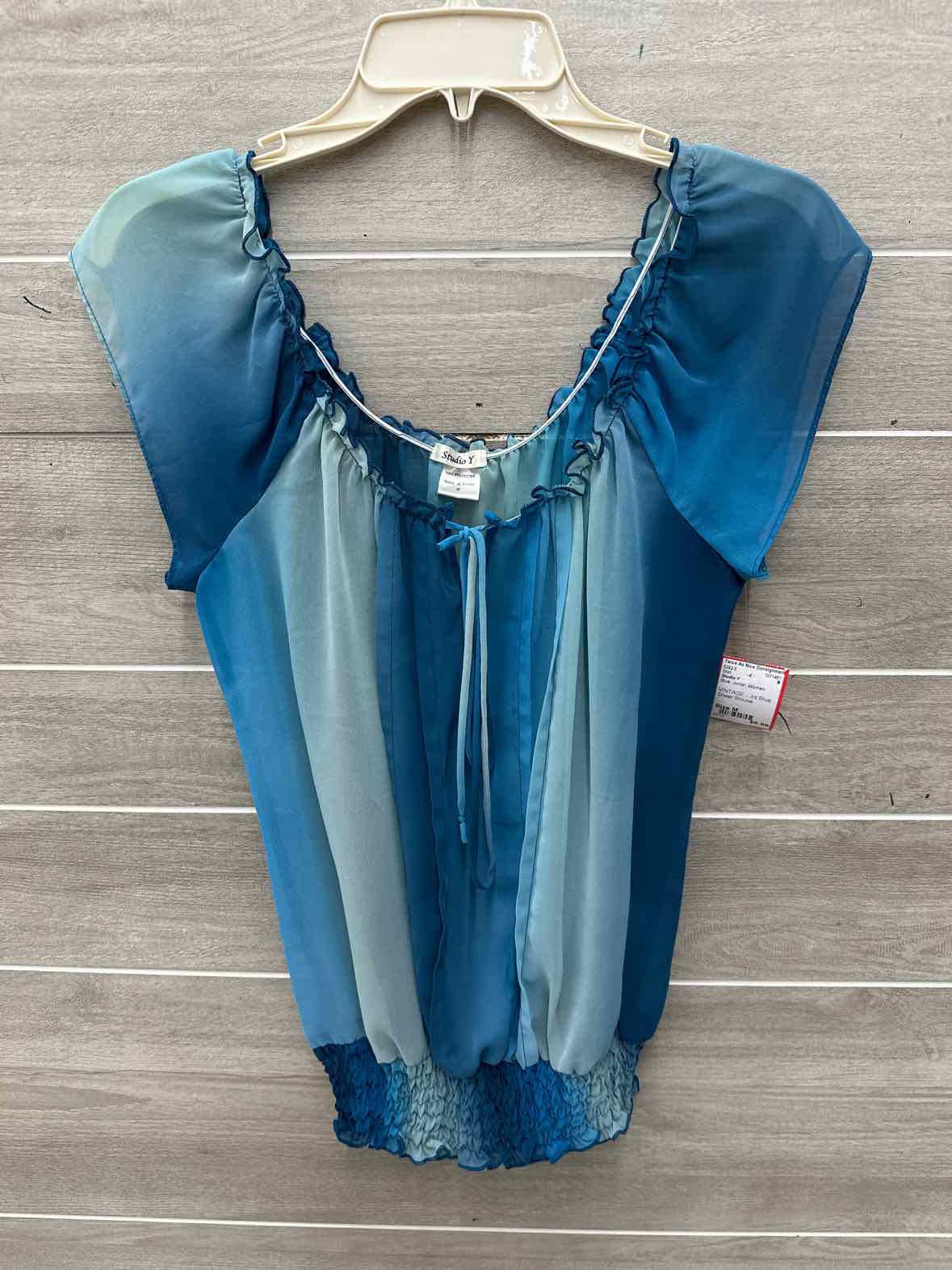 Studio Y Size M Blue Junior Shirt