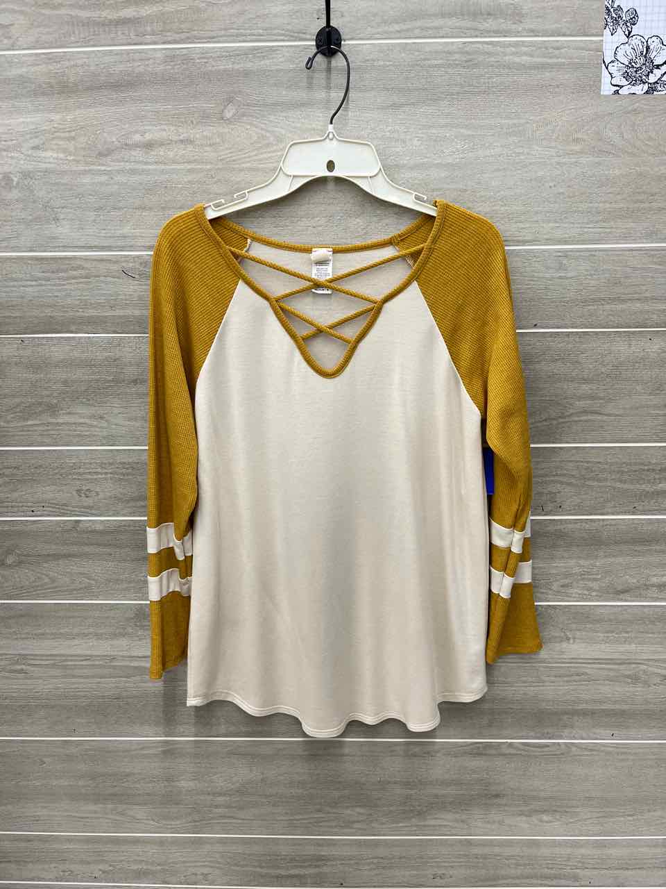 7th Ray Size M Mustard Womens Shirt