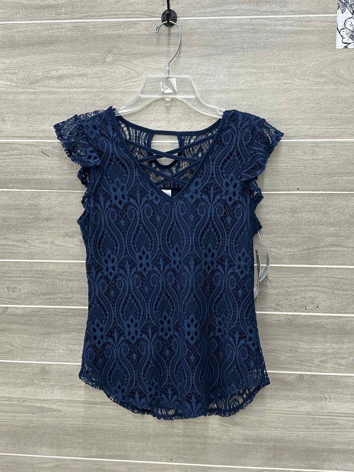 No Boundaries Blue Junior Size M Shirt