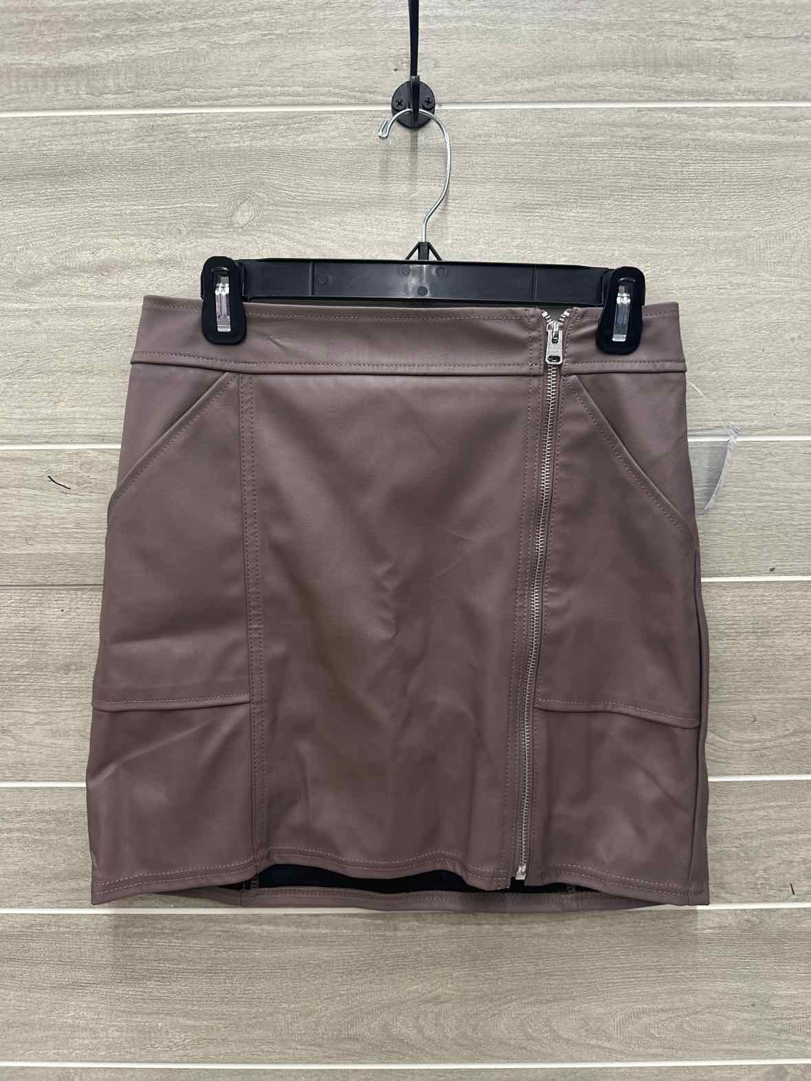 Express Size 6 Taupe Womens Skirt